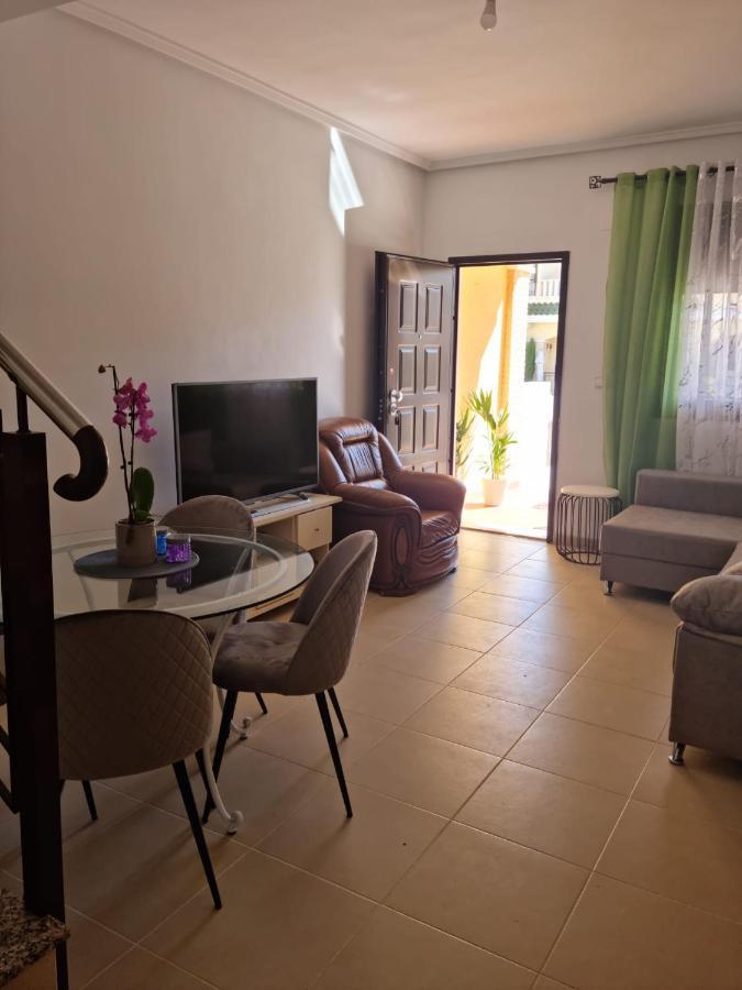 Agradable Adosado Con Piscina Villa Ciudad Quesada Dış mekan fotoğraf